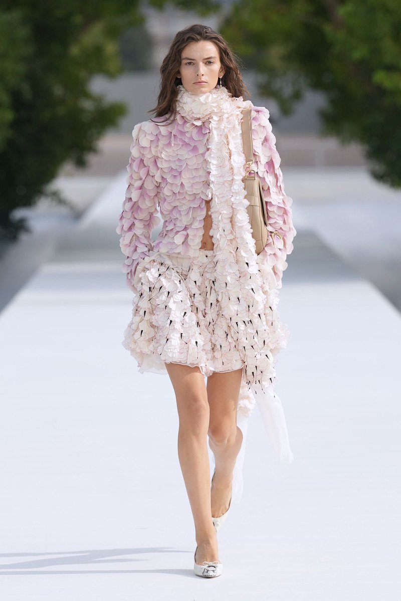 Jonathan Anderson’s Dior Spring 2027: What the Lightness Really Means for American Women