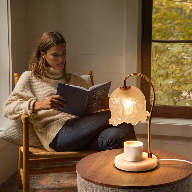 How Much Electricity Does a Candle Warmer Lamp Use?